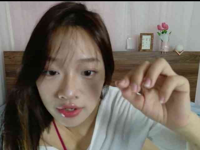 shyPinkGirl webcam