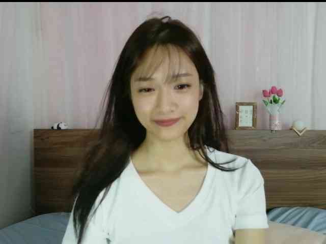 shyPinkGirl webcam