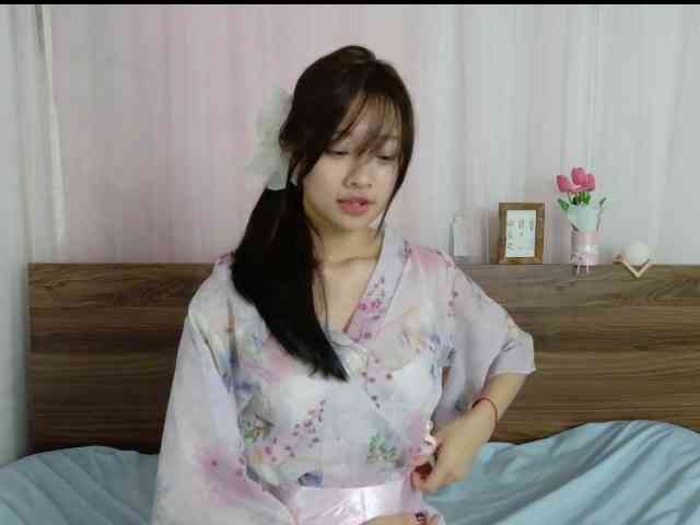 shyPinkGirl webcam