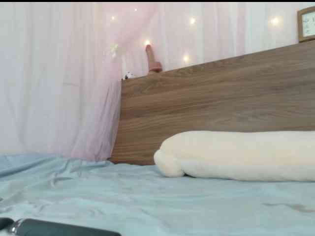 shyPinkGirl webcam