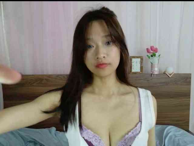 shyPinkGirl webcam