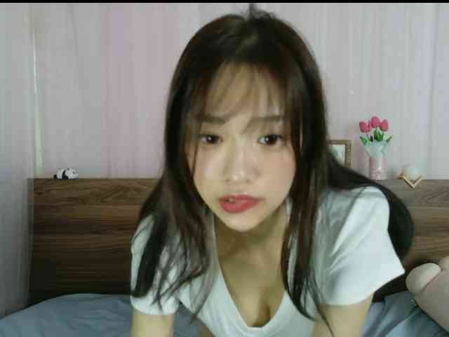 shyPinkGirl webcam