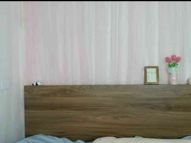 shyPinkGirl webcam