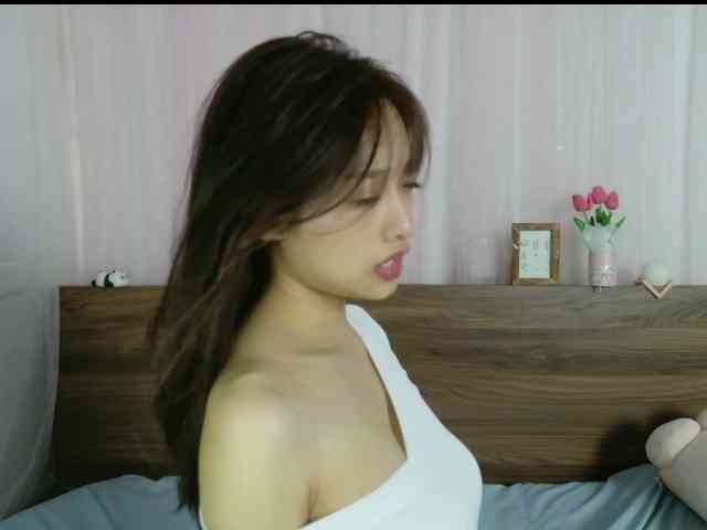 shyPinkGirl webcam