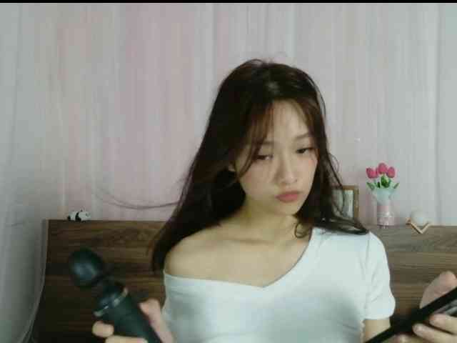 shyPinkGirl webcam