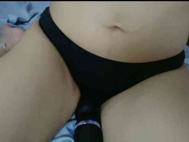 shyPinkGirl webcam
