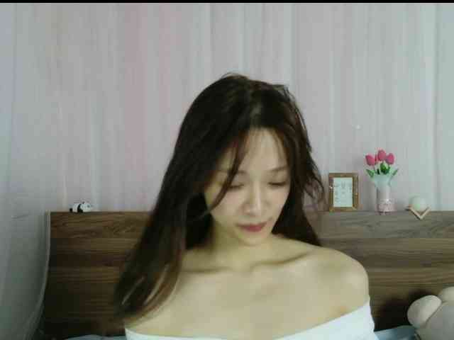 shyPinkGirl webcam