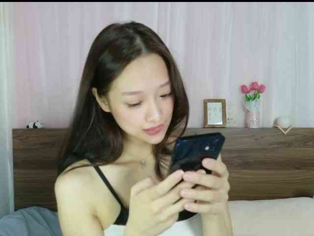 shyPinkGirl webcam