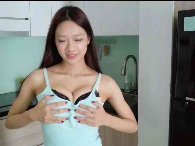 shyPinkGirl webcam