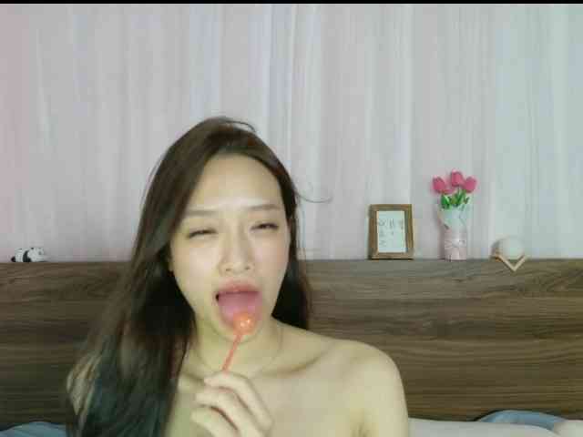 shyPinkGirl webcam