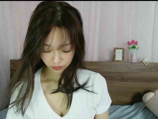 shyPinkGirl webcam
