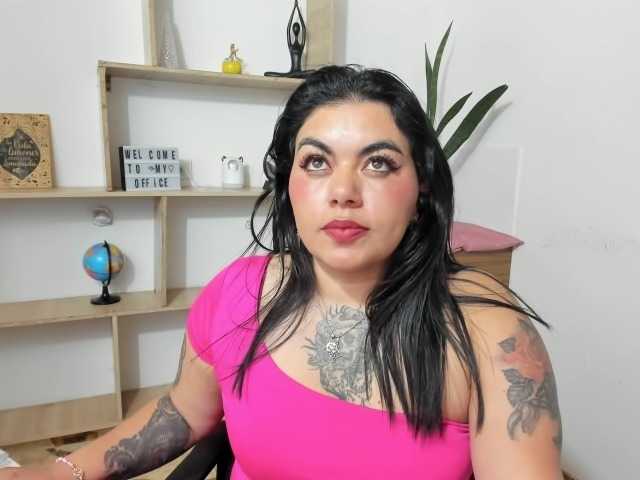 karlagreen live cam on BongaCams
