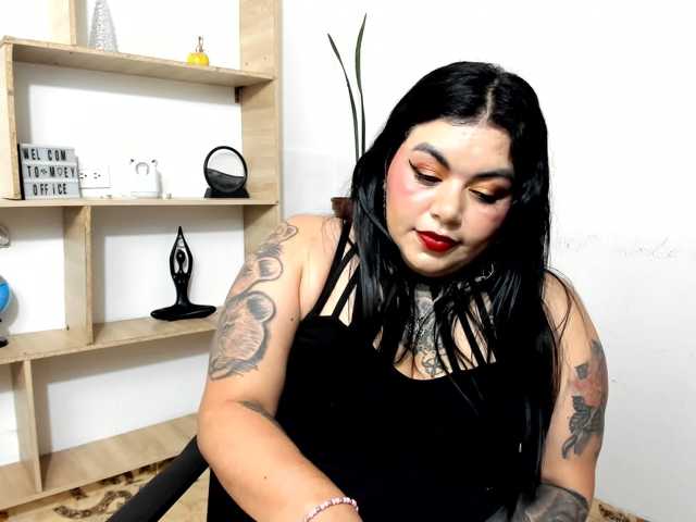 karlagreen live cam on BongaCams