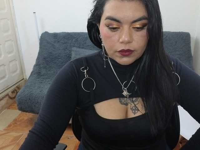 karlagreen live cam on BongaCams