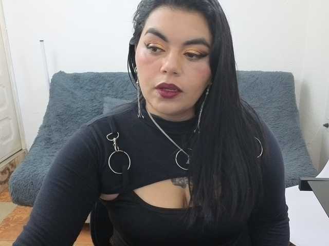 karlagreen live cam on BongaCams