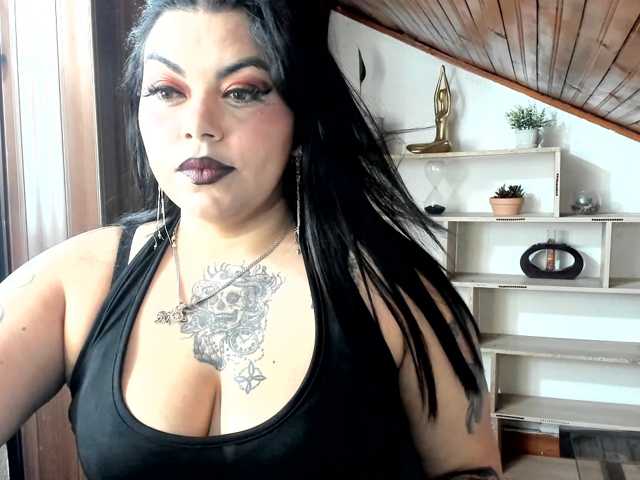 karlagreen live cam on BongaCams