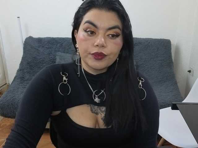 karlagreen live cam on BongaCams
