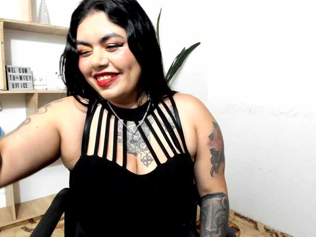 karlagreen live cam on BongaCams