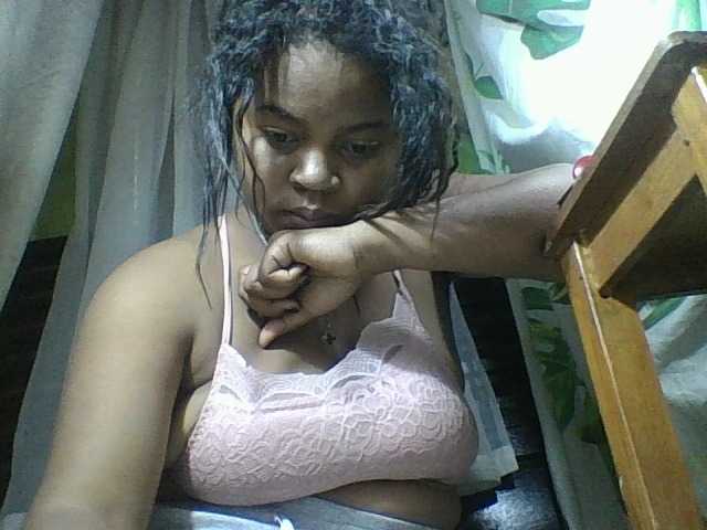 Felanah1 live cam on BongaCams