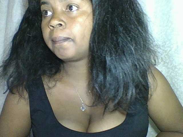 Felanah1 live cam on BongaCams