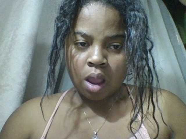Felanah1 live cam on BongaCams