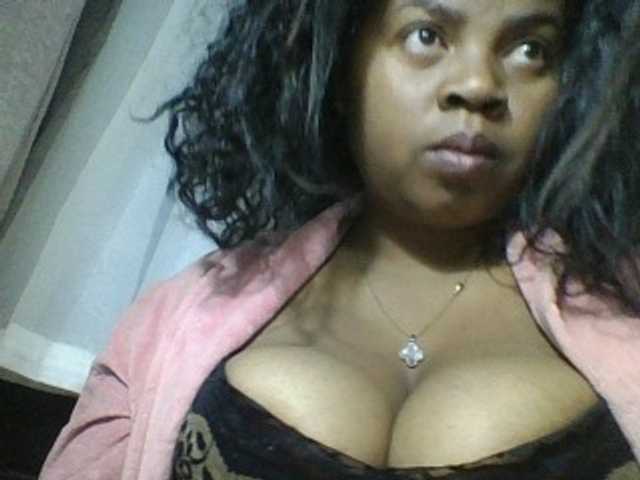 Felanah1 live cam on BongaCams