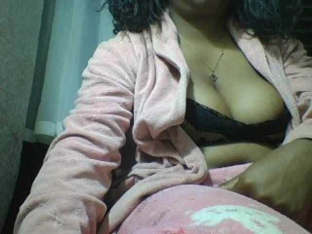 Felanah1 live cam on BongaCams