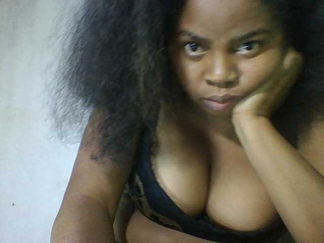 Felanah1 live cam on BongaCams