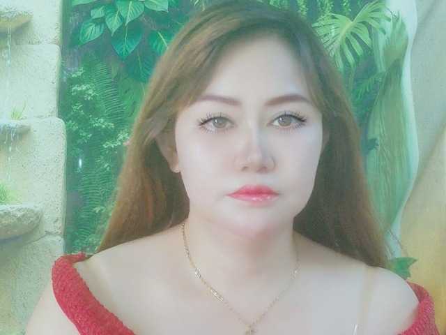Linana69 live cam on BongaCams
