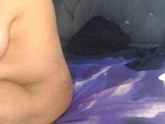 Girldem12345 webcam