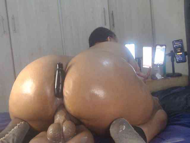 Girldem12345 webcam