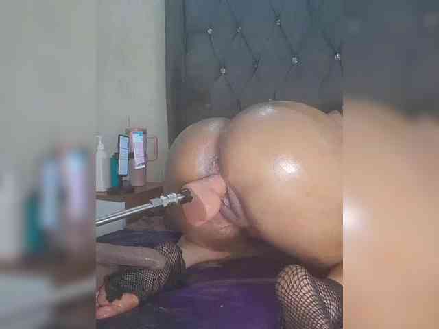 Girldem12345 webcam