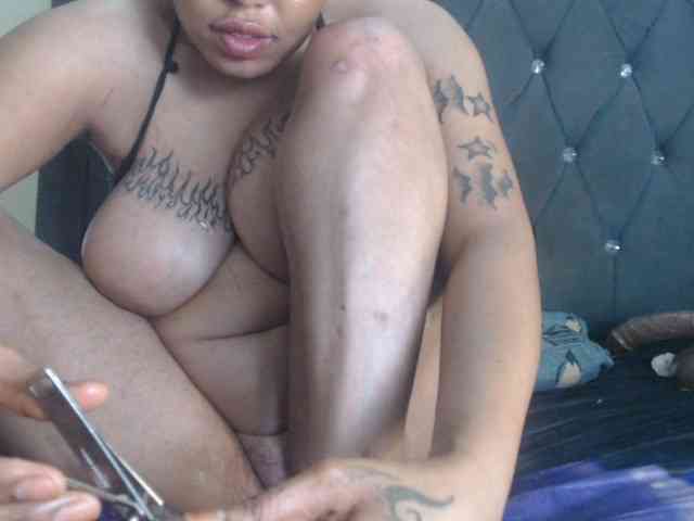 Girldem12345 webcam
