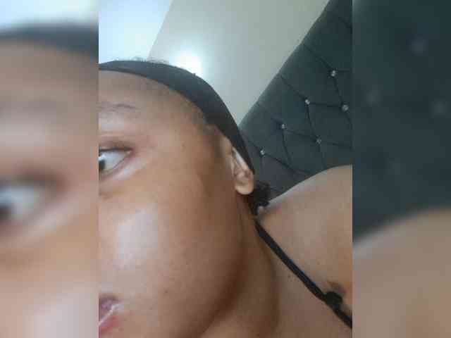 Girldem12345 webcam