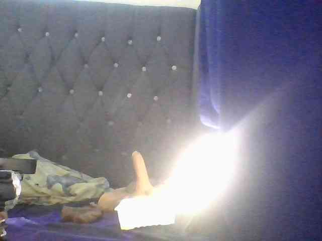 Girldem12345 webcam