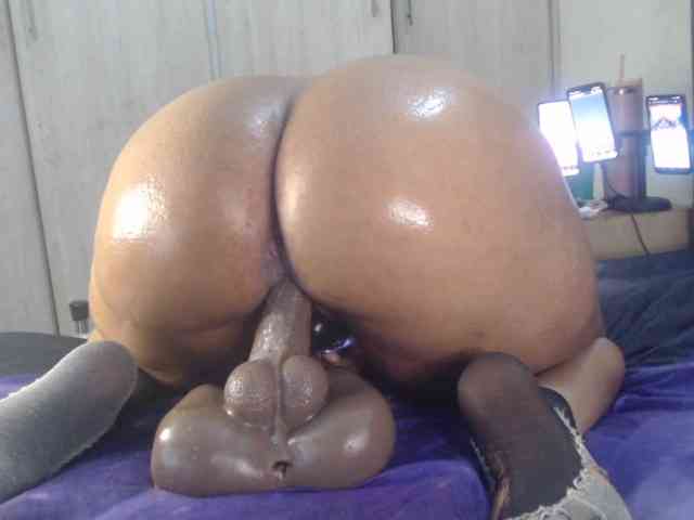Girldem12345 webcam