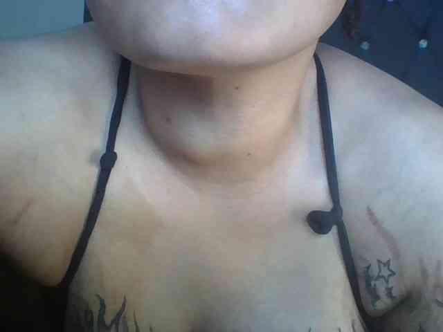 Girldem12345 webcam
