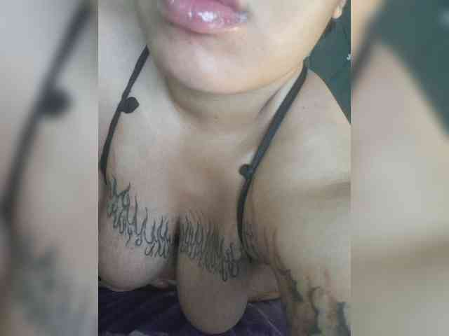 Girldem12345 webcam