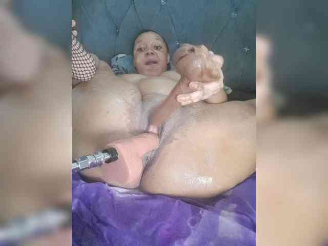 Girldem12345 webcam