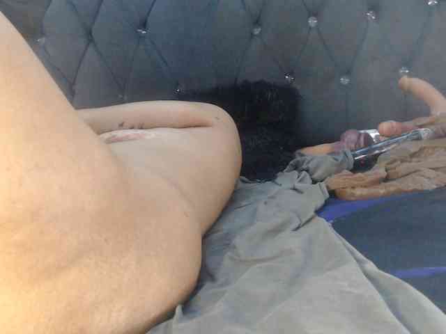Girldem12345 webcam