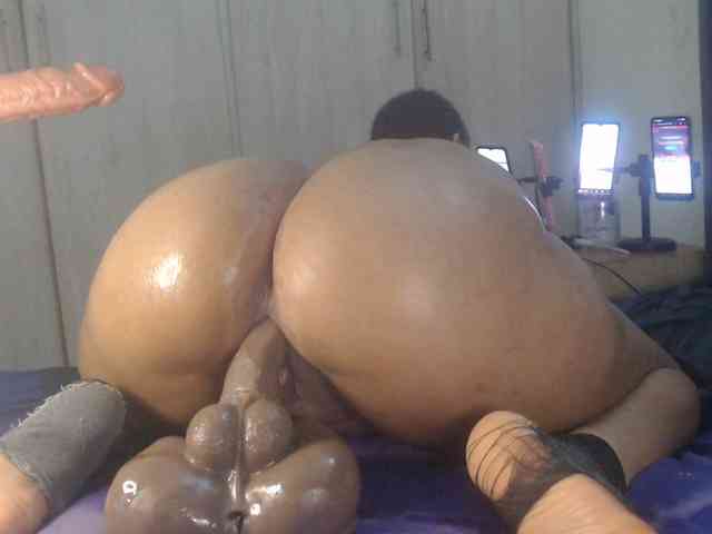 Girldem12345 webcam