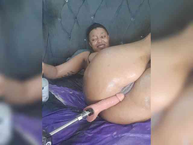 Girldem12345 webcam