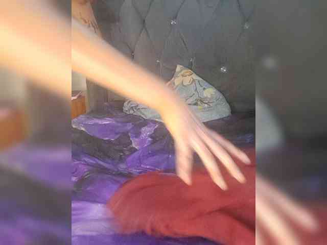 Girldem12345 webcam
