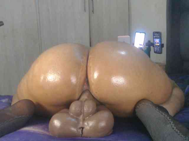 Girldem12345 webcam