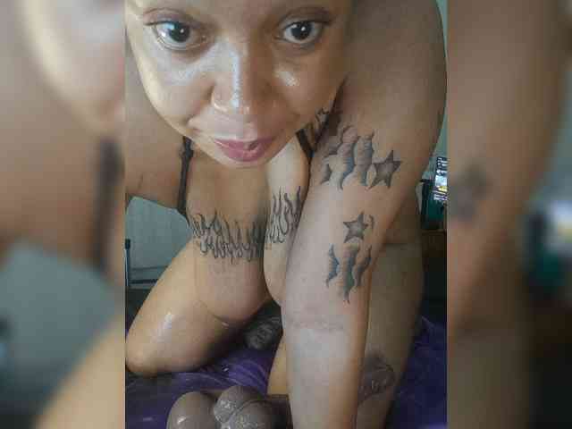 Girldem12345 webcam