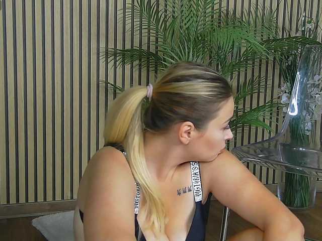 KelseyReese live cam on BongaCams