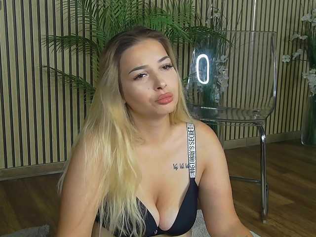KelseyReese live cam on BongaCams