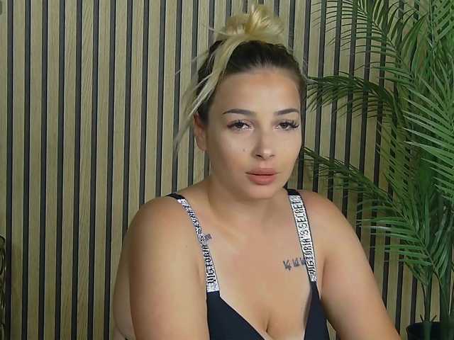 KelseyReese live cam on BongaCams