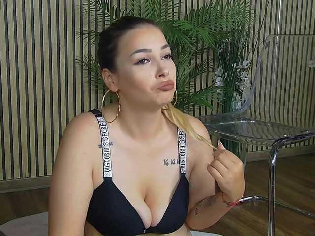 KelseyReese live cam on BongaCams
