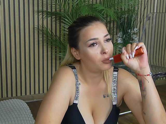 KelseyReese live cam on BongaCams